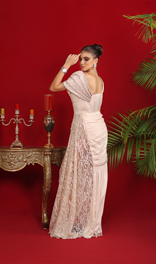 WHITE GOWN IN SATIN (LN0066)