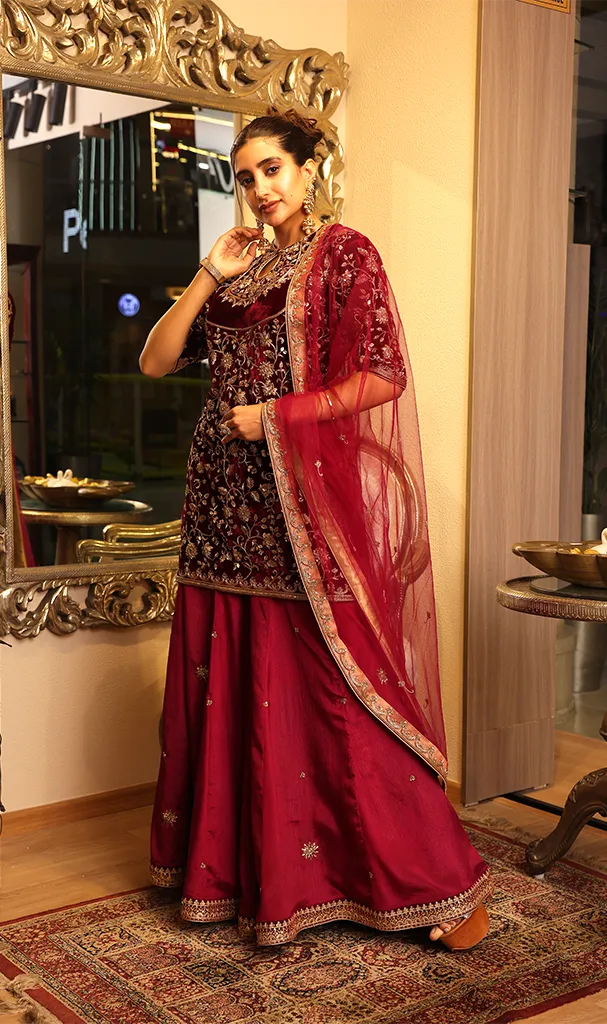 Magenta Tunic Sharara Dupatta	(LN00119)